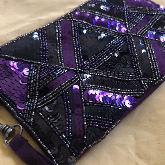 Plum purple and black sequin wristlet - Picture 2 of 5
